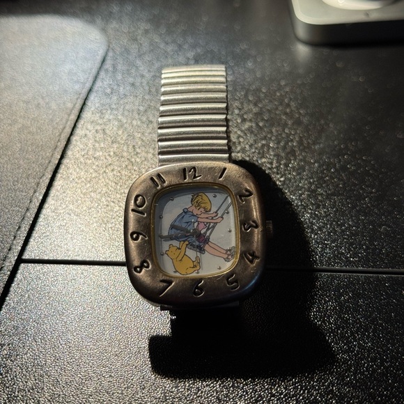 Vintage Winnie the Pooh watch, needs battery - Picture 3 of 4